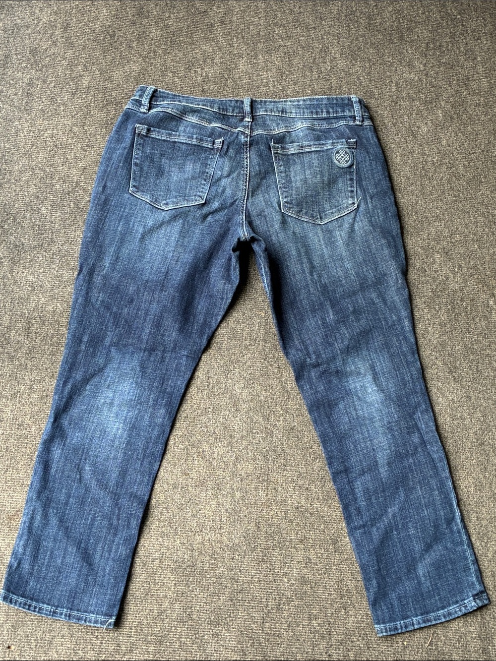 Laurie Felt Classic Boyfriend jeans in a medium wash with rolled cuffs 14P - Picture 3 of 6